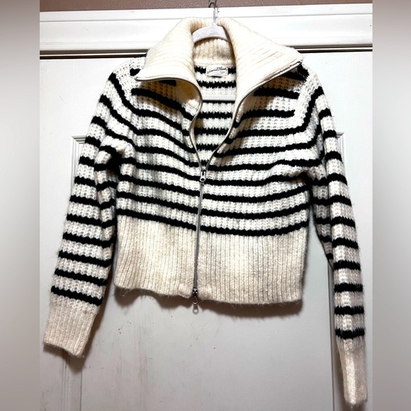 Universal Thread zip cardigan, size small. Worn once. Black and cream color - Picture 1 of 5